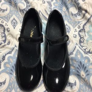 Gently used girls tap shoes